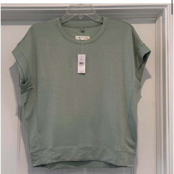 Soft Green Top and Skirt Set - NEW!! - Picture 6 of 10